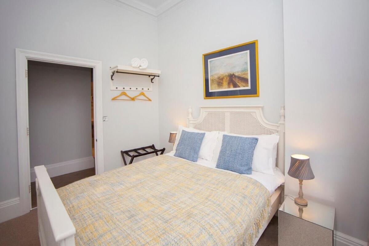 Stylish City Centre Apartment - باث المظهر الخارجي الصورة