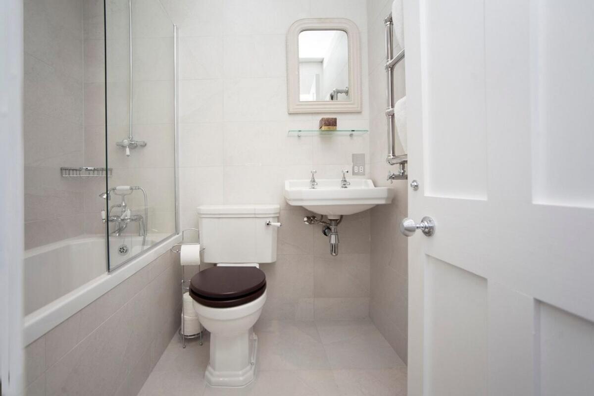 Stylish City Centre Apartment - باث المظهر الخارجي الصورة