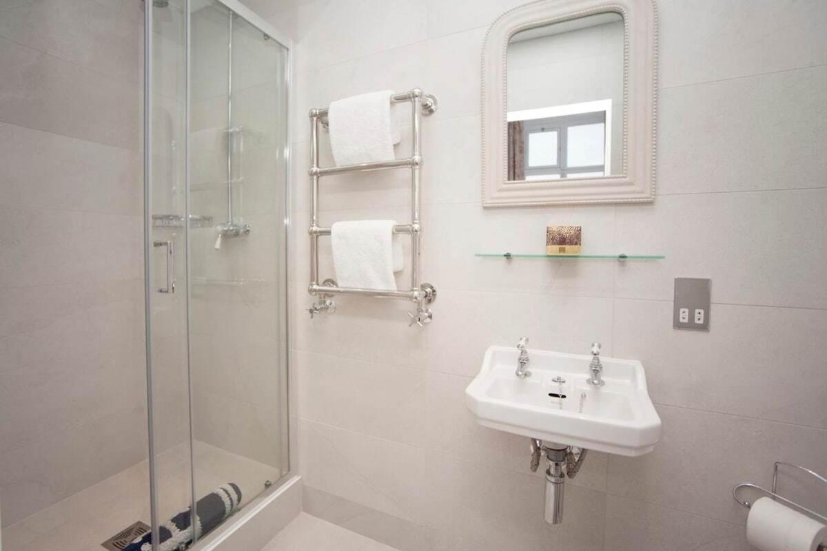 Stylish City Centre Apartment - باث المظهر الخارجي الصورة