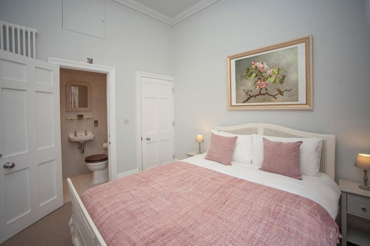 Stylish City Centre Apartment - باث المظهر الخارجي الصورة